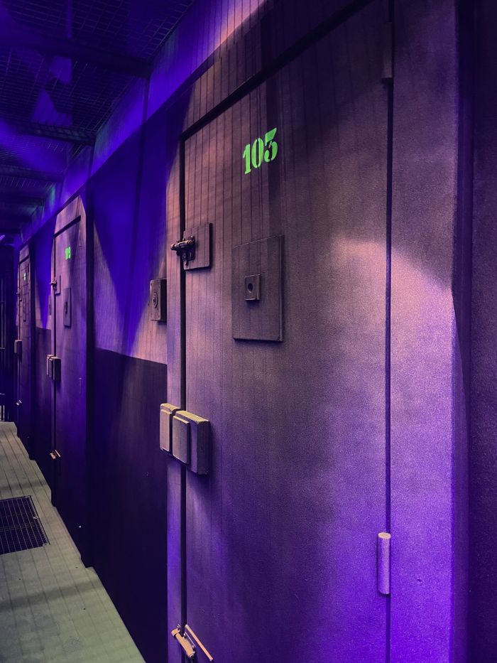 Arène Laser Game Alcatraz avec fausses portes