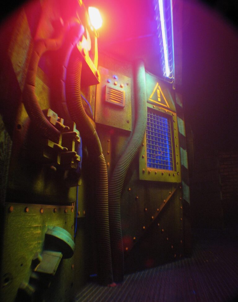 Effet Façade industrielle avec tubes, drains et objets de rebus